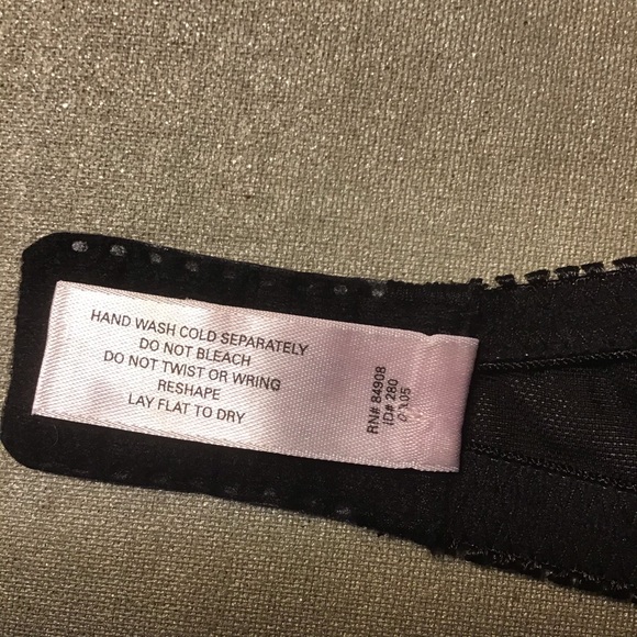 Victoria’s Secret Bra 36B - Picture 8 of 9